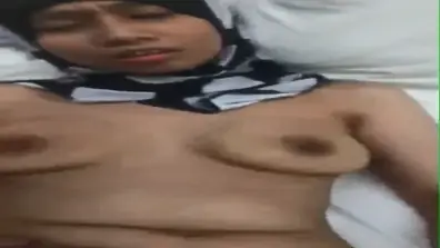 Jilbab Hitam Putih Digoyang Kontol Gede WOT Lumer